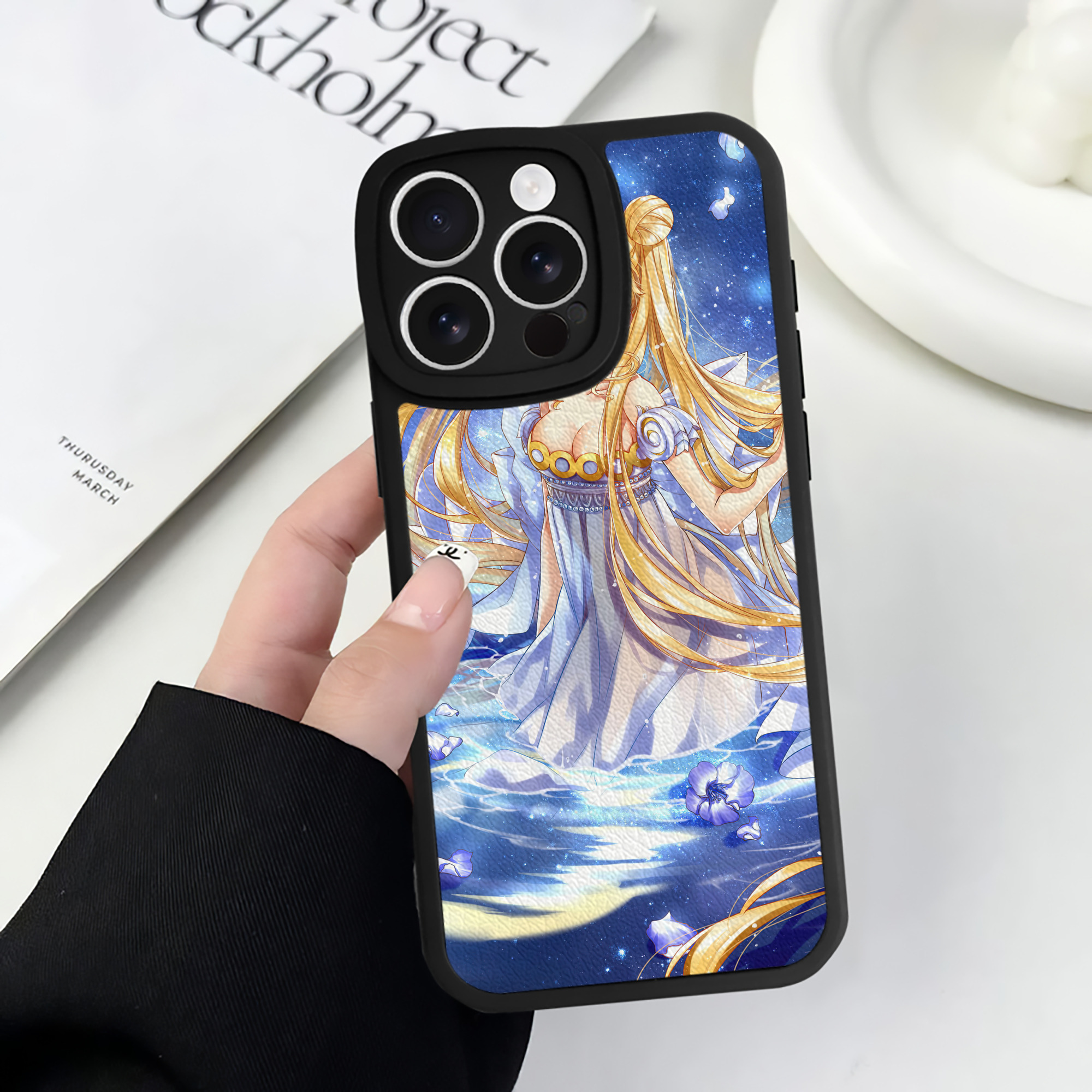 （画像用） 美少女戦士セーラームーン Sailor Moon 【iPhone 16シリーズ対応】シリコンスマホケース（レザー調） 材質：シリコン